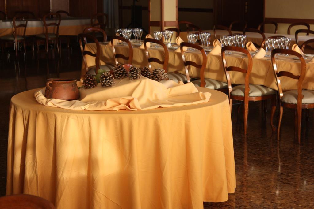 Hotel Rausan อัลฟาคาริน ภายนอก รูปภาพ
