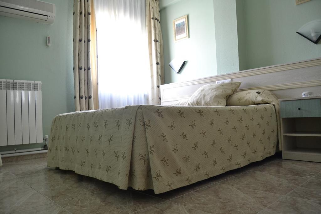 Hotel Rausan อัลฟาคาริน ห้อง รูปภาพ